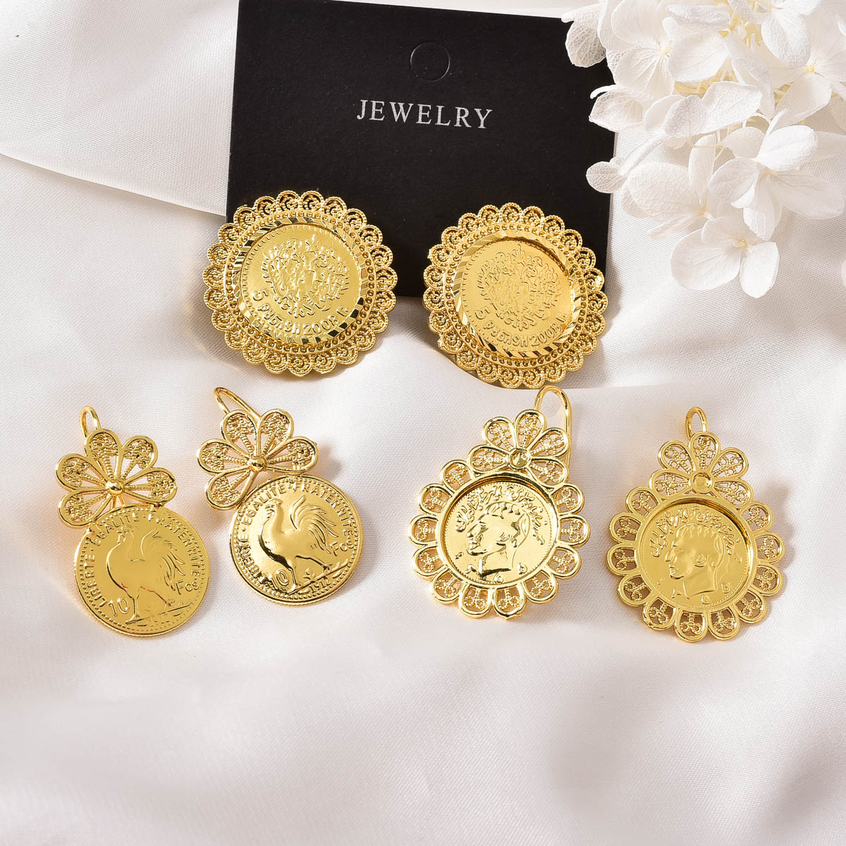 Vintage Collectible Coins - Münzmedaillon-Ohrstecker für Damen, hohle florale filigrane