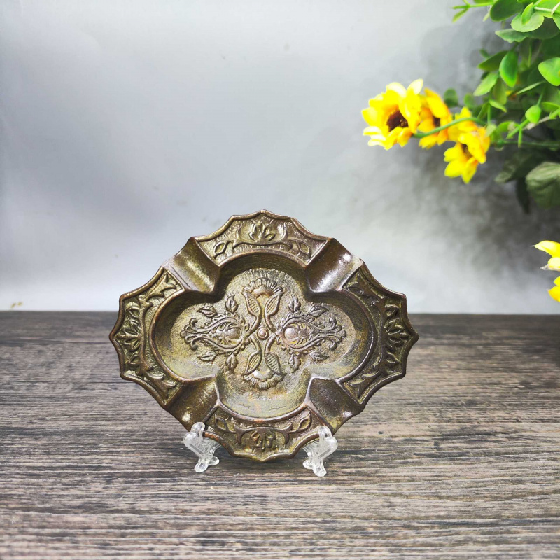 Antike Sammlung, Vintage-Stil, – Vintage Collectible Ashtrays Bewertung und Preis