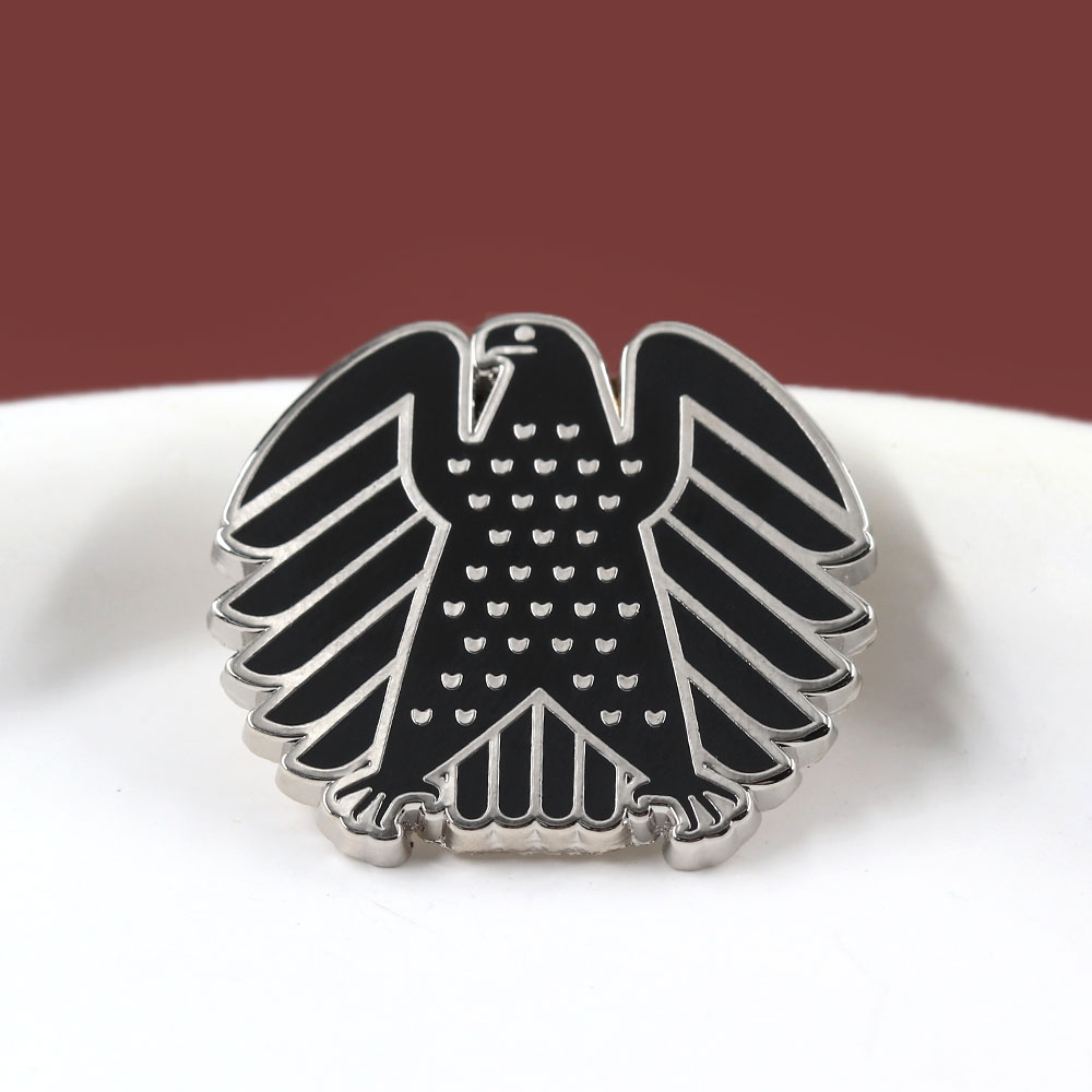 Deutsche Bundesrepublik Black  – Vintage Collectible Pins Bewertung und Preis